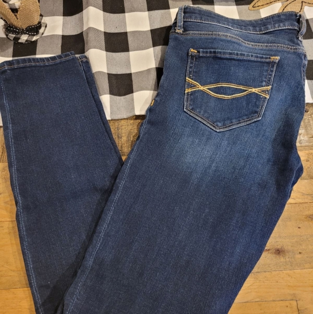 Abercrombie & Fitch A&F Super Skinny Jeans / Denim Size 6S dark wash W 28 L 29